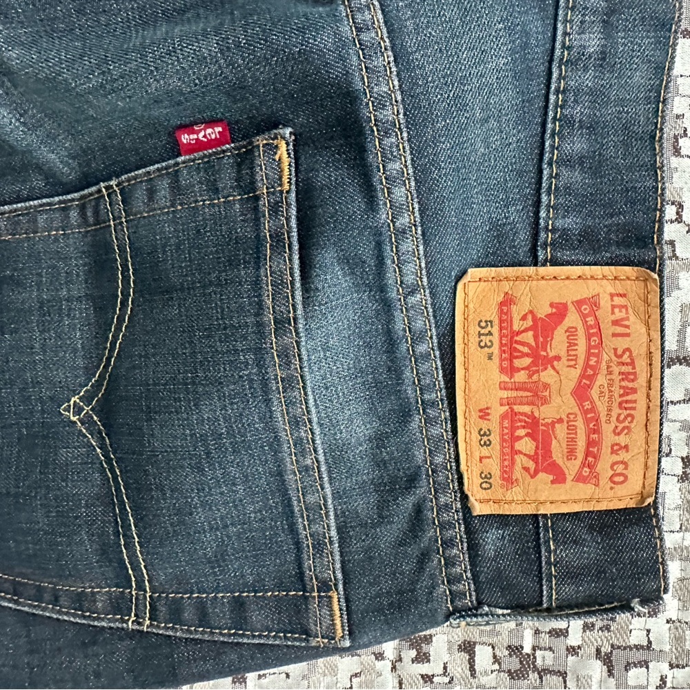 Levi’s blue jeans 513…..33x30. Great condition